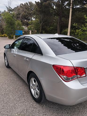 qalmaq şərti ilə byd: Chevrolet Cruze: 1.4 l | 2015 il 2500 km Sedan — 10