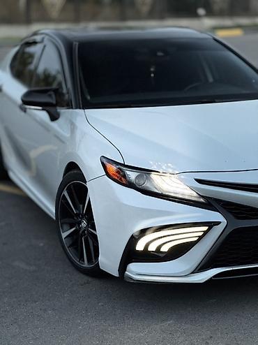 средний низкий: Toyota Camry: 2019 г., 2.5 л, Автомат, Бензин, Седан — 8