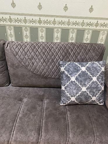 Divanlar: Qonaq otağı üçün şık divan - Rəng: tünd bozumtul (taupe). - Material — 7