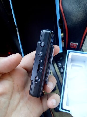 Videokameralar: 180 dərəcə dönən lensə malik bu mini korpus kamera, istifadə rahatlığı — 11