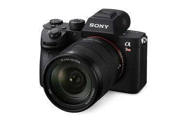ноутбук 17 3: Продаю Sony A7R III + объектив Полнокадровая беззеркальная камера в