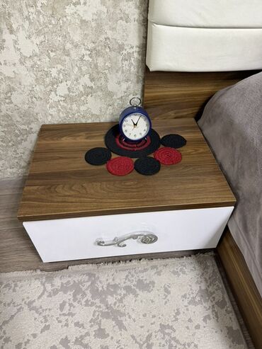 İnformatika: İkinəfərlik çarpayı, 2 tumba