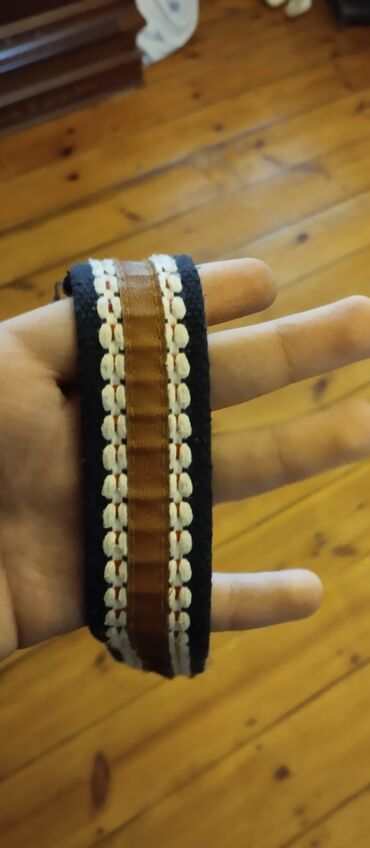 Kəmərlər: Remenlər 8 ədəd hər biri 5 azn 5-11yaş arası — 12