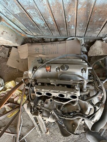 бак на хова: Бензиндик кыймылдаткыч Honda 2004 г., 2.4 л, Колдонулган, Оригинал