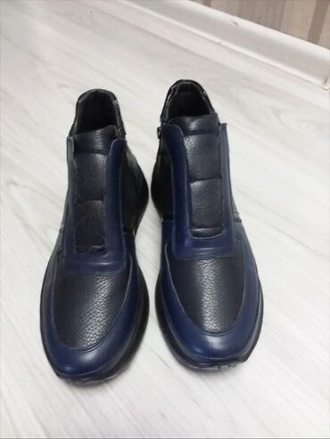 Ayaqqabılar: Məhsul: Kişi ayaqqabıları – 2 cüt, qəhvəyi rəng 1) Klassik slip-on — 9