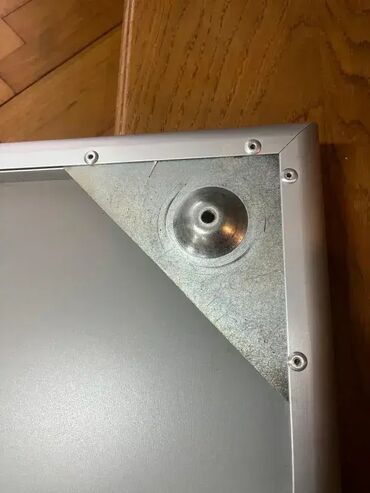 Baštenski nameštaj: Baštenski sto, Metal, Upotrebljenо — 6