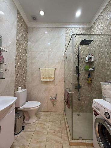 Продажа коттеджей и домов: Продаётся 4-комнатный дом с хорошим ремонтом Район — 9