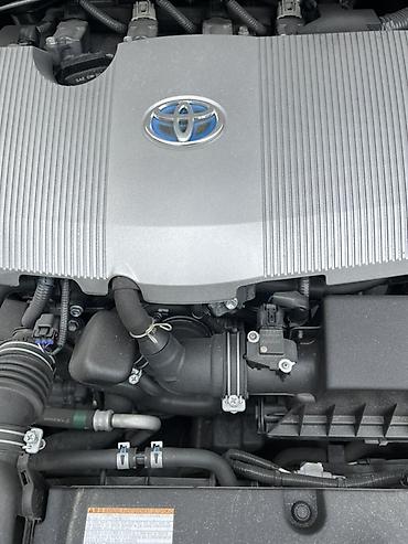 byd e2 2024: Toyota Prius: 2016 г., Автомат, Гибрид, Хэтчбэк — 8
