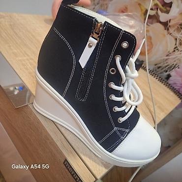 женские слипоны на высокой подошве: Qadınlar üçün platformalı sneakers tipli ayaqqabı 38 razmer - Stil — 1