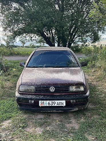 a 210: Volkswagen Vento: 1992 г., 1.8 л, Механика, Бензин, Седан — 4
