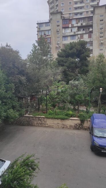 Гаражи: Баку, 4 комнаты, Вторичка, 100 м²