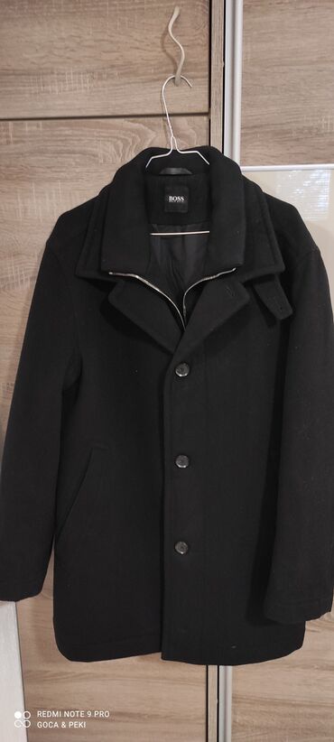 Kaputi: Original Hugo Boss kaput / jakna od kašmira i vune.   Debeo kaput