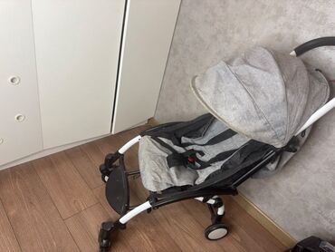 uşaq bələkləri: İki tutacaqlı araba, Yaş: 6-12 ay