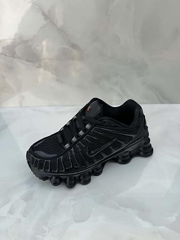 h patike: Shox stigle
36-46
Samo roze sivo 36-41
4200 din❤️‍🔥 — 2