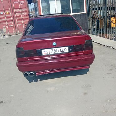 авто телешка: BMW 5 series: 1992 г., 2.5 л, Механика, Бензин, Седан