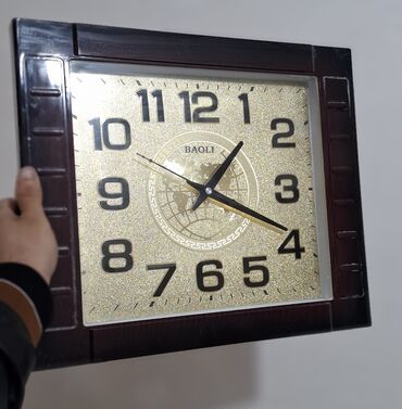 Ev saatları: Divar saatları, Mexaniki, Saniyə əqrəbi