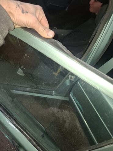 Mercedes-Benz: Mercedes-Benz 190 (W201): 2 l | 1991 il Sedan — 4