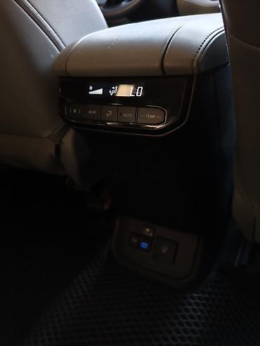 Toyota: Toyota Highlander: 2022 г., 3.5 л, Автомат, Бензин, Внедорожник — 7
