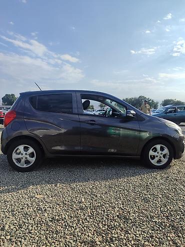 spark ltz: Chevrolet Spark: 2016 г., 1 л, Автомат, Бензин, Хэтчбэк — 4