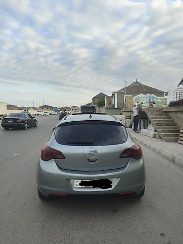 Opel: Opel Astra: 1.6 l | 2011 il 370000 km Sedan — 11