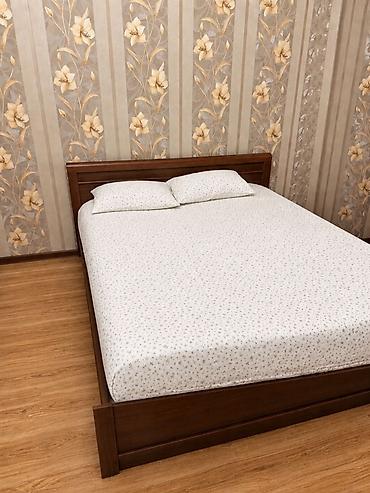 Двуспальная кровать из массива дерева с изголовьем и 2 тумбы - at lalafo.kg Двуспальная кровать из массива дерева с изголовьем и 2 тумбы -