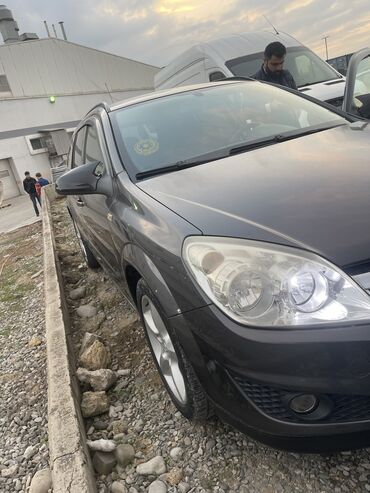 Opel: Opel Astra: 1.4 l | 2010 il 163573 km Universal — 6