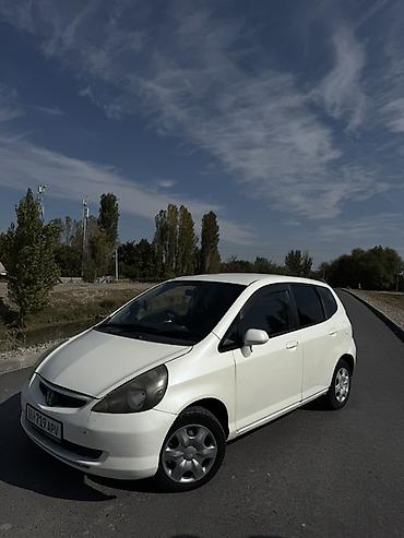 фит красный: Honda Fit: 2002 г., 1.3 л, Хэтчбэк — 1