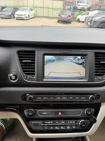 отделка салона авто: Kia Carnival: 2020 г., 2.2 л, Автомат, Дизель, Минивэн — 10