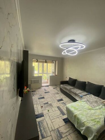 3комнаты: 3 комнаты, 58 м², 104 серия, 2 этаж, Евроремонт