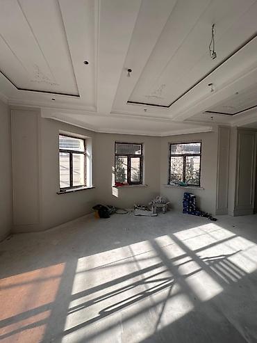 Продажа коттеджей и домов: 📍Расположение: р-н Киргизия-1 отличный 2-х этажный особняк + цоколь, + — 7