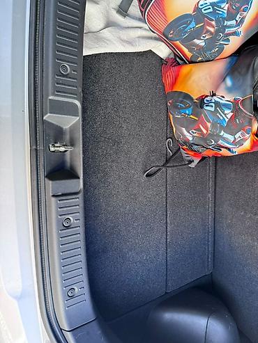 Toyota: Toyota Ist: 2003 г., 1.5 л, Автомат, Бензин, Хэтчбэк — 10