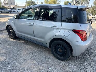истеп машина: Toyota ist: 2003 г., 1.3 л, Автомат, Бензин, Хетчбек
