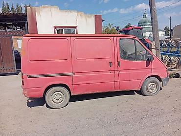бус грузаренда: Ford Transit фургон (панельный), красный цвет. бензин 2 кубовый — 2