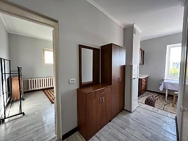 10микр: 1 комната, 33 м², 10 мкр 5 этаж, Косметический ремонт — 3