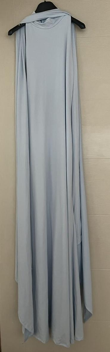 atenci_7 nude: Duga, elegantna haljina u svetlo plavoj boji. Model bez rukava, sa — 1