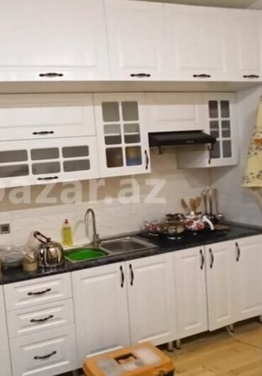 Sifarişlə mətbəx mebeli: Sifarişlə mətbəx dəsti, Özü çəkən petlələr, Sadə laminat, Kredit yoxdur, Pulsuz çatdırılma — 25