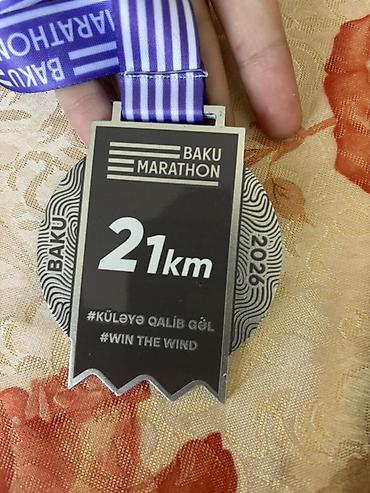 Bakı Marafonu 2026 medalı – 21 km yarımarafon finişer medalısı -