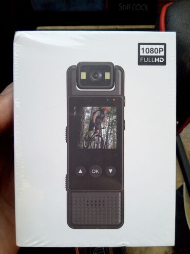 Videokameralar: 180 dərəcə dönən lensə malik bu mini korpus kamera, istifadə rahatlığı — 12