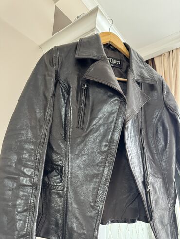куртки женская: Кожаная куртка, Натуральная кожа, Укороченная модель, XL (EU 42)
