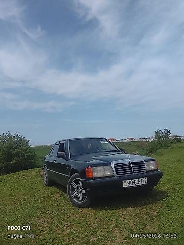 opel astra k: Mercedes-Benz 190 (W201) sedan - Kuzov: qara rəng, 4 qapı, kompakt — 1