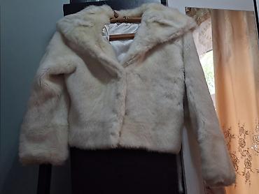 kiwi geyimi: 🧥 5 TƏBI KÜRKLÜK SATILIR 🧥 1. Material: — Enot Ölçü: — 38-40 Qiymət — 1