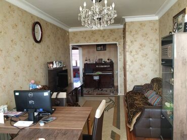 Köhnə tikili: Bakı, 5 otaqlı, Köhnə tikili, m. Əhmədli, 96 kv. m — 2