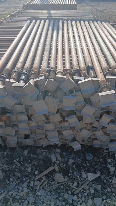 Dayaqlar: Dəmir dirək baglı sekilde 2.20 acıldıqda 3.80 cox yaxsı veziyettedir — 3