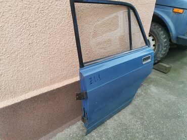 Auto delovi: Vrata zadnja leva Lada 2107 Riva,2105 u plavoj boji ZL1 . Vrata su — 3