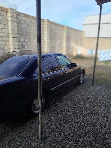 mercedes 170 b: Mercedes-Benz E 220: 2.2 l | 2000 il Sedan — 2