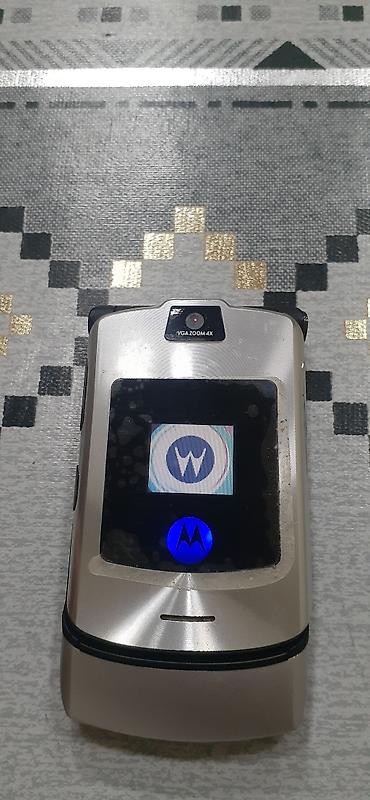 nokia n86 8mp: Motorola 8 GB, rəng - Gümüşü, Düyməli — 5