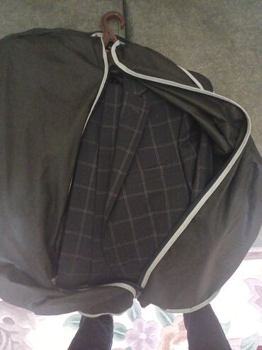 Kostyumlar: Mavi kişi kostyumu – klassik iki parçalı model - Rəng: Dərin — 8