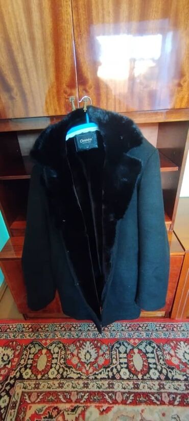 пальто с мехом: Продаю дублёнка натуральный мех натуральный воротник! Очень теплая!