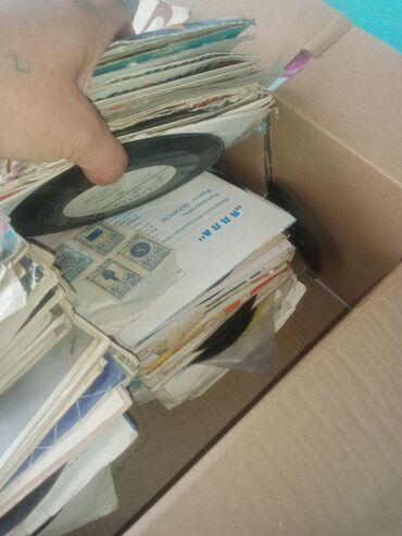 Виниловые пластинки: Продам оптом раритет пластинки более 300штук наверное выйдет. самые — 3