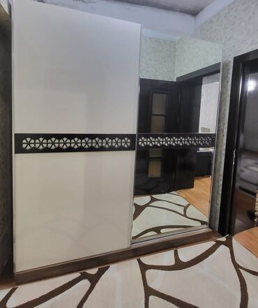 mebel satışı: Dolab satılır 250 azn. Olcu 2,23 hundurluk 2 metr eni Derinliyi 70 sn
